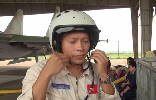 Thượng tá, phi công Trần Quang Khải trước khi gặp nạn khi bay huấn luyện trên chiếc máy bay Su-30 MK2 số hiệu 8585