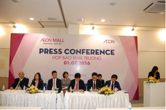 
Đại diện Aeon Việt Nam trả lời phỏng vấn trong buổi họp báo ngày 14-6-2016
