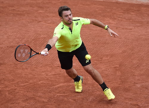 Wawrinka mạnh mẽ vào tứ kết