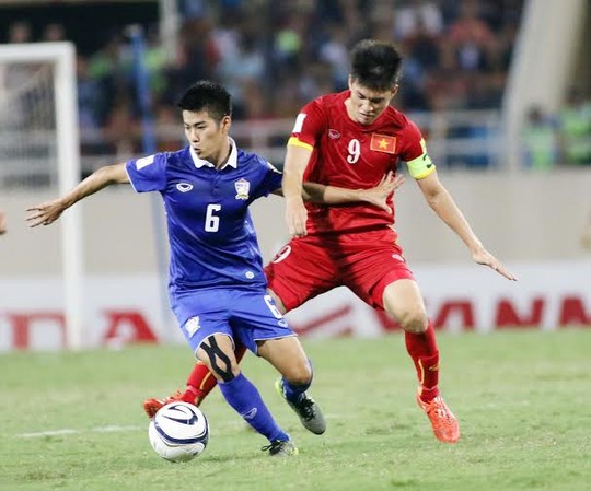 
Việt Nam có thể gặp Thái Lan ngay vòng bảng AFF Cup 2016. Trong ảnh: Công Vinh (phải) trận Việt Nam thua Thái Lan ở vòng loại thứ 3 World Cup 2018
