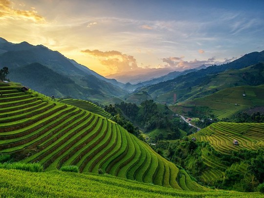 
Trang CnTraveller mô tả, Mù Cang Chải là một trong những điểm đến hấp dẫn nhất Việt Nam với những thửa ruộng bậc thang và phong cảnh miền núi hùng vĩ.
