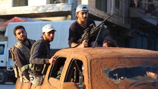 Một chiếc xe bán tài Mỹ cung cấp cho phiến quân ôn hòa Syria. Ảnh: Sky News
