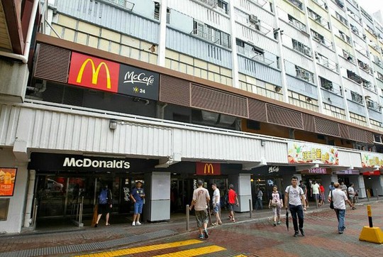 Một người phụ nữ vô gia cư chết tại nhà hàng của tập đoàn McDonald chi nhánh Hồng Kông suốt 7 giờ nhưng không ai hay biết. Ảnh: SCMP