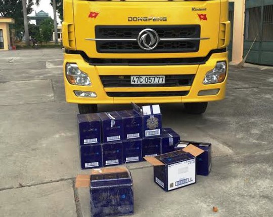 
Số rượu ngoại không giấy tờ trên xe tải được CSGT Thanh Hóa phát hiện, bắt giữ
