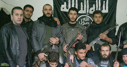 Các chiến binh phong trào Mặt trận Al-Nusra ở Syria. Ảnh: Syria News