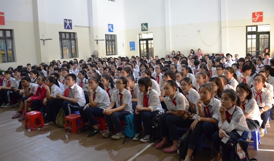 
Các em trường trung học cơ sở Chu Văn An trong buổi giao lưu

