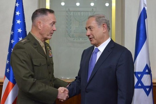 
Thủ tướng Israel Benjamin Netanyahu (phải) tiếp Tư lệnh Thủy quân Lục chiến Mỹ Joseph Dunford

tại TP Jerusalem hôm 18-10. Ảnh: Reuters
