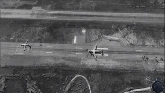 Máy bay Nga được nhìn thấy tại căn cứ không quân của Nga ở TP Latakia – Syria.Ảnh: Fox News
