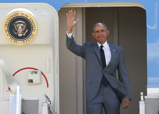 Tổng thống Mỹ Barack Obama tới Manila hôm 17-11. Ảnh: AP