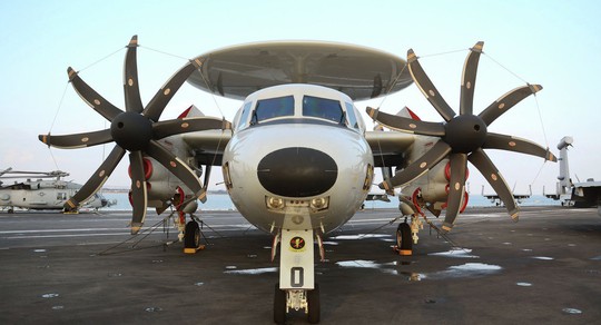 Máy bay VAW-125 E-2D Hawkeye của Hải quân Mỹ. Ảnh: Sputnik News