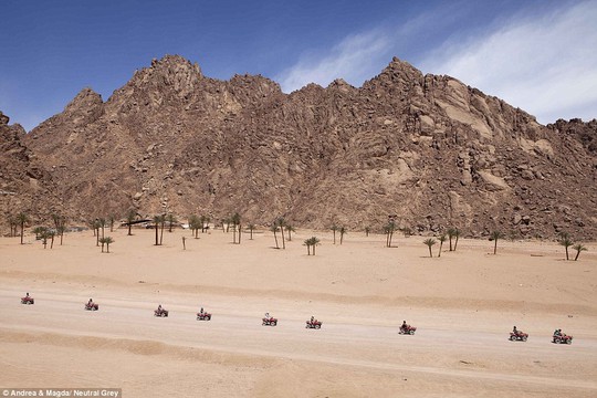 
Thám hiểm sa mạc ở Sharm el Sheikh bằng xe thay vì lạc đà
