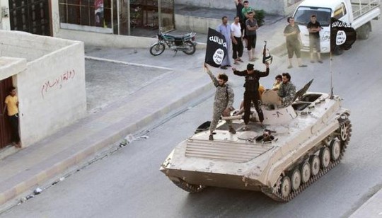Chiến binh IS ở tỉnh Raqqa - Syria. Ảnh: Reuters
