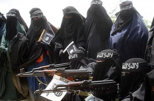 
Đội đánh bom tự sát mới của IS. Ảnh: Daily Mail
