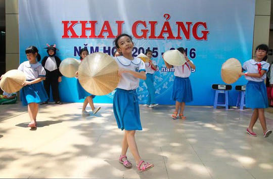 Học sinh Trường Tiểu học Nguyễn Thái Sơn (quận 3, TP HCM) chuẩn bị cho ngày khai giảng. (Ảnh chỉ có tính minh họa) Ảnh: HOÀNG TRIỀU