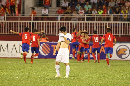 
Phút 29, cầu thủ mang số áo 11 bên phía U19 Hàn Quốc Kim Jeonghwan đem về bàn thắng mở tỉ số cho đội khách.
