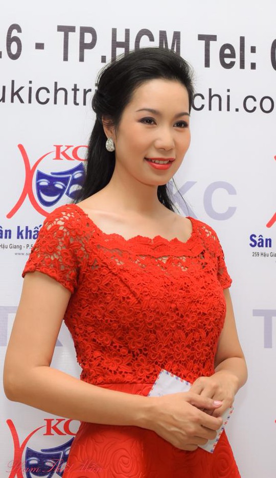 Trịnh Kim Chi rực rỡ trong buổi ra mắt sân khấu tối 12-12