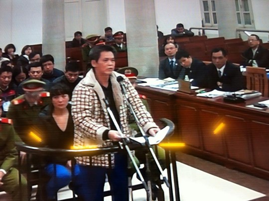 
Bị cáo Phạm Thanh Tân, cựu tổng giám đốc Ngân hàng Agribank tại tòa - Ảnh chụp qua màn hình
