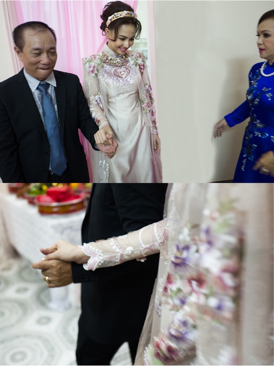 Đinh Ngọc Diệp rạng rỡ trong lễ đính hôn với Victor Vũ