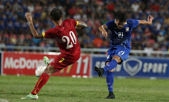 
Thái Lan (áo xanh) đã vượt qua Việt Nam 1-0 ở lượt đi
