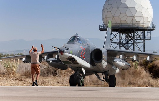 Chiến đấu cơ Sukhoi Su-25 của Nga tại căn cứ không quân Hmeymim ở Latakia - Syria Ảnh: REUTERS