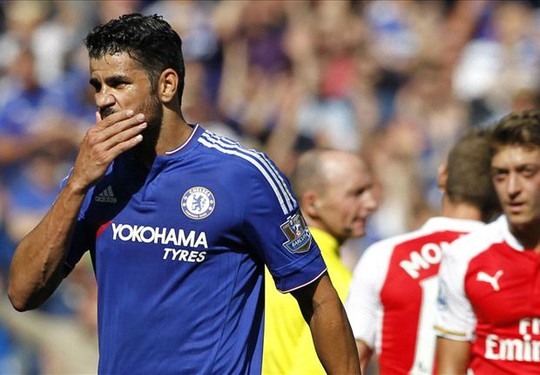 Tiền đạo Costa của Chelsea là nguyên nhân gián tiếp khiến Arsenal một lần nữa thua đau.