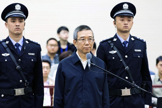 
Ông Lý Đông Sinh trong một phiên xét xử hồi tháng 4. Ảnh: AP
