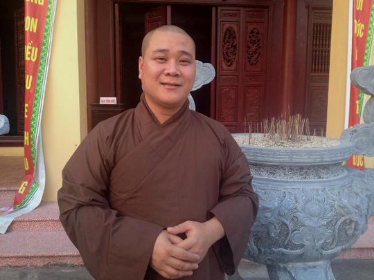
Đại đức Thích Thanh Quang, Phó ban Thường trực kiêm Chánh thư ký Ban trị sự, Giáo hội Phật giáo tỉnh Hưng Yên, về làm việc tại chùa Thiên Tâm
