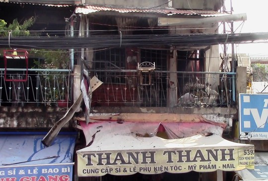 
Hai cửa hàng cháy bị hư hại nhiều tài sản
