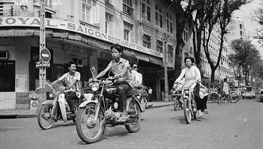 
 Xe đàn ông Honda SS50...
