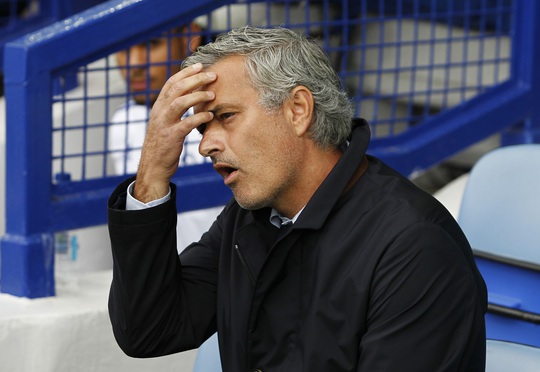 
HLV Mourinho tỏ ra thất vọng
