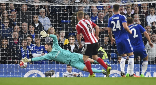 Davis ghi bàn gỡ hòa 1-1 cho Southampton