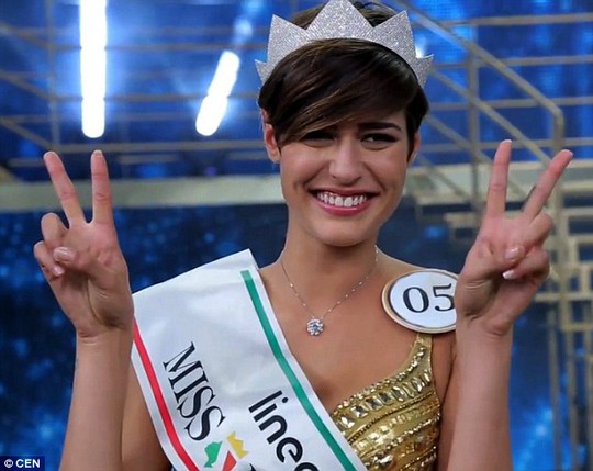 Alice Sabatini, 18 tuổi, đăng quang Hoa hậu Ý 2015