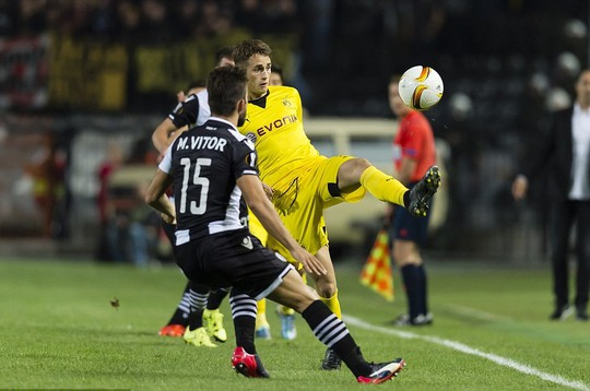 Hai cầu thủ từng khoác áo M.U Januzaj và Berbatov (ảnh dưới) thi đấu mờ nhạt