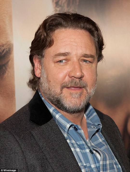 Russell Crowe tức giận hãng hàng không Úc