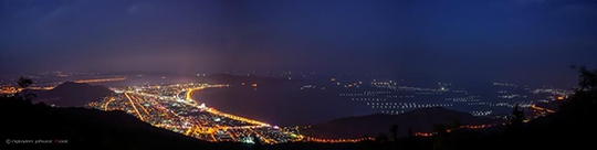
 Ngắm Quy Nhơn về đêm từ núi Vũng Chua. Ảnh: Nguyễn Phước Hoài
