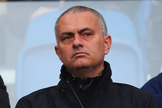 
Mourinho đang sẵn sàng chiếm chỗ Van Gaal ở M.U
