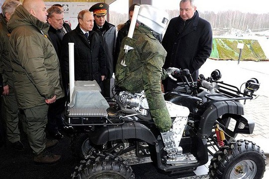 Robot sát thủ của Nga có thể khắc phục mọi trở ngại vào cuối năm 2015 Ảnh: KREMLIN