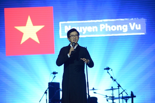 Thí sinh Nguyễn Phong Vũ của Việt Nam trình diễn ca khúc “Moon Dance 2” tại cuộc thi