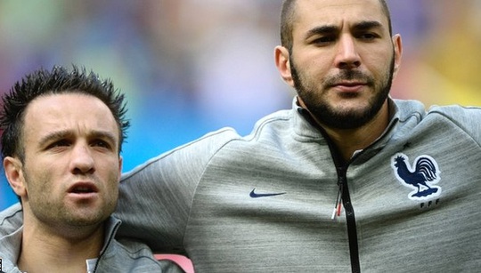 Benzema và đồng đội ở tuyển Pháp Mathieu Valbuena