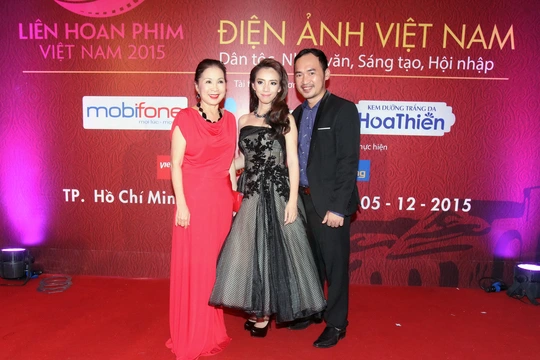 Nghệ sĩ Kim Xuân và vợ chồng Thu Trang