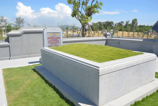 Mộ phần ông Nguyễn Bá Thanh nằm bên trong khu lưu niệm