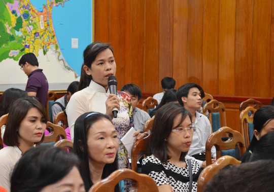 Đại diện các tầng lớp phụ nữ bày tỏ nguyện vọng trước lãnh đạo TP Đà Nẵng tại buổi đối thoại