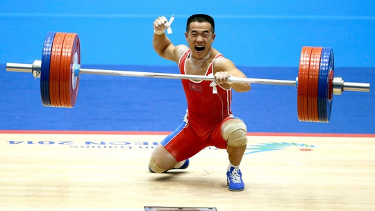 Om Yun Chol, nh&agrave; v&ocirc; địch Triều Ti&ecirc;n đang thống trị hạng c&acirc;n 56 kg Ảnh: FOXSPORTS
