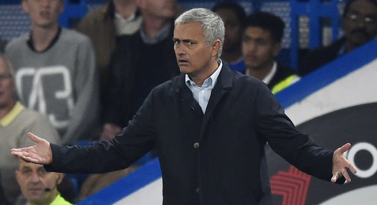 HLV Mourinho đối mặt nguy cơ bị sa thải trong nay mai khi khủng hoảng tại Chelsea ngày càng tồi tệ. Ảnh: REUTERS