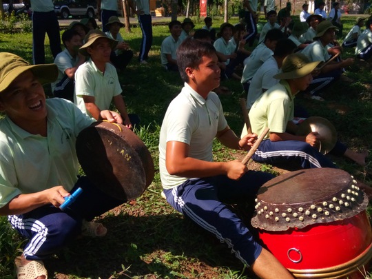 
Đây là sân chơi bổ ích, lành mạnh, góp phần nâng cao thể chất, đời sống tinh thần cho các học viên, người sau cai nghiện tại các cơ sở trực thuộc TNXP và Sở LĐTBXH TP.HCM. Có gần 200 học viên của các trường tham gia thi đấu các môn thể thao như bóng đá, bóng bàn, bóng chuyền, cờ tướng, kéo co, chạy tiếp sức. Hầu hết các học viên tham gia đều đã trải qua giai đoạn điều trị ổn định, sức khỏe đã hồi phục và tiến triển tốt. Kết quả chung cuộc Trung tâm chữa bệnh Phú Văn với thành tích xuất sắc đã giành giải nhất toàn đoàn. 
