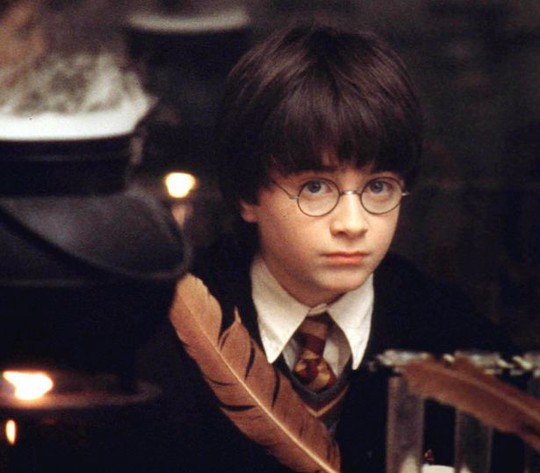 Daniel Radcliffe nổi tiếng từ vai Harry Potter trong loạt phim cùng tên