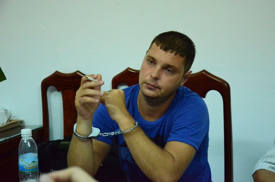 
Denis Nosov sau khi bị bắt giữ
