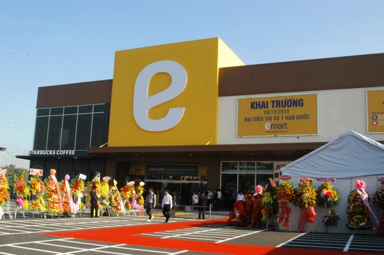 
Đại siêu thị Emart Gò Vấp chính thức khai trương ngày 28-12-2015

 

 
