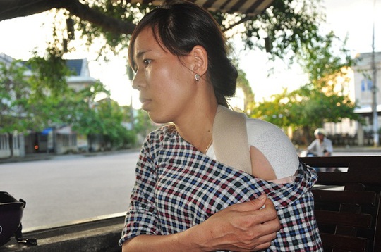 
Chị H. buộc phải ly hôn vì không chịu nỗi người chồng bạo hành Ảnh: Hàn Giang
