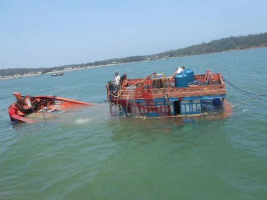 Nhiều tàu cá của ngư dân Quảng Ngãi bị lực lượng Trung Quốc tấn công trong thời gian qua (Ảnh minh họa)